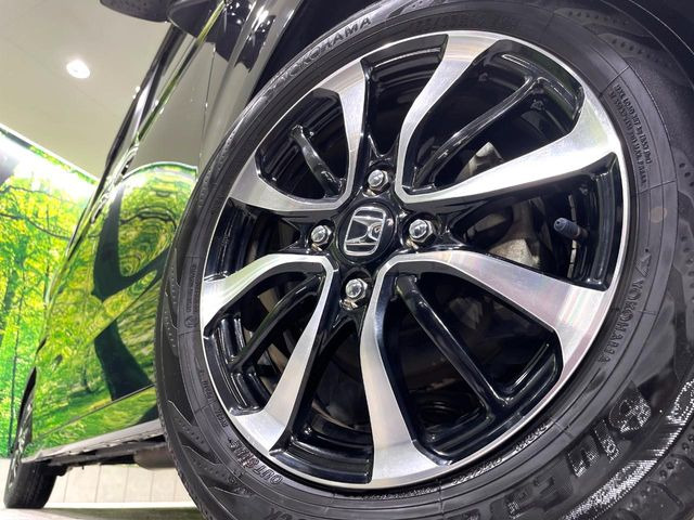 �y����14�C���`�A���~�z�C�[���z�O�ςɃ}�b�`���������A���~�z�C�[���𑕒����Ă���܂��B�e��ЊO�A���~�z�C�[����A�X�^�b�h���X�^�C�����戵�����Ă���܂��B���񂲑��k����������