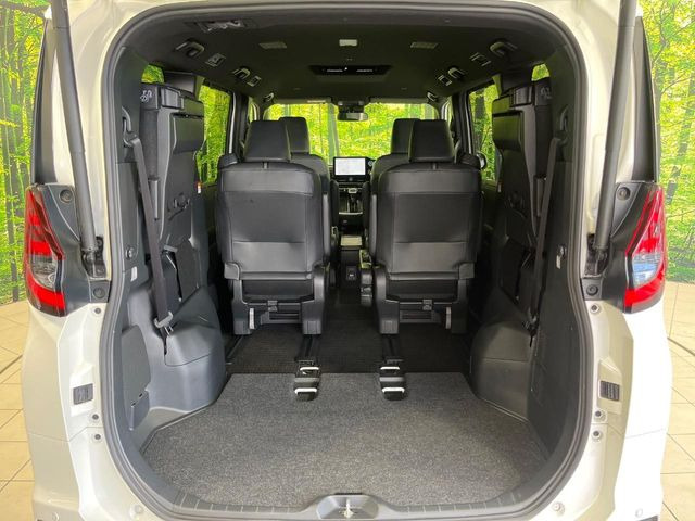 【パワーバックドア】スマートキーや運転席のボタンを押すだけでリアゲートが自動で開閉します!荷物を持っている時や、高い位置にあるバックドアを閉める際に便利な機能です♪