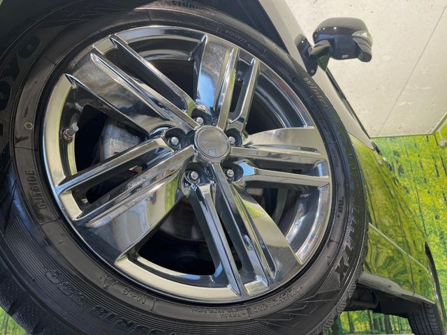 �y����18�C���`�A���~�z�C�[���z�O�ςɃ}�b�`���������A���~�z�C�[���𑕒����Ă���܂��B�e��ЊO�A���~�z�C�[����A�X�^�b�h���X�^�C�����戵�����Ă���܂��B���񂲑��k����������