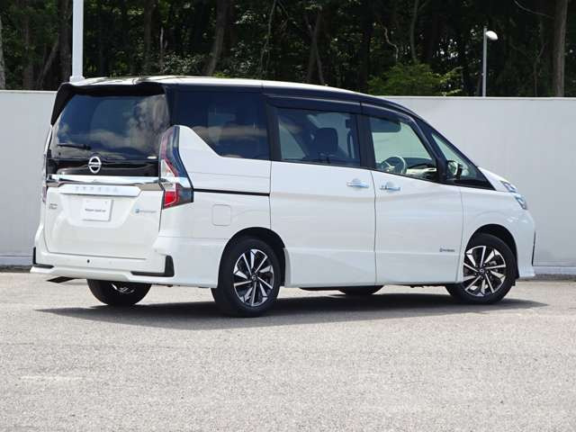 セレナ1.2 e-POWER ハイウェイスターV