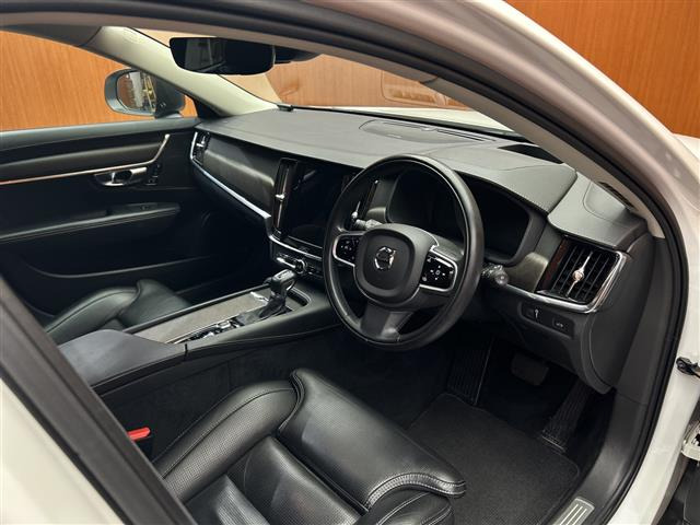 V90クロスカントリーD4 AWD プロ ディーゼル 4WD