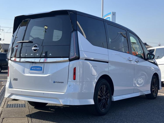 セレナ1.4 e-POWER ハイウェイスターV 90周年記念車
