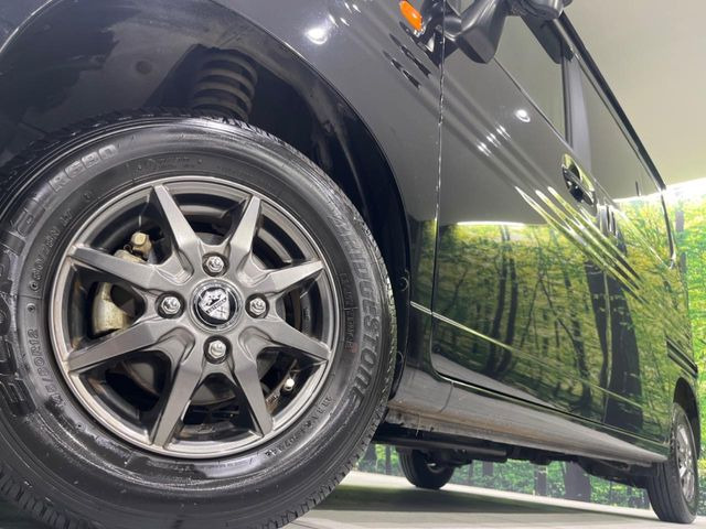 �y12�C���`�A���~�z�C�[���z�O�ςɃ}�b�`�����A���~�z�C�[���𑕒����Ă���܂��B�e��A���~�z�C�[����A�X�^�b�h���X�^�C�����戵�����Ă���܂��B���񂲑��k����������