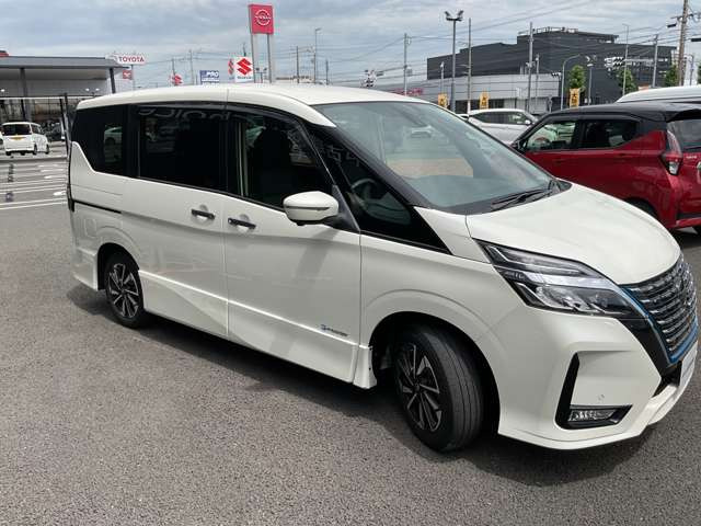セレナ1.2 e-POWER ハイウェイスターV