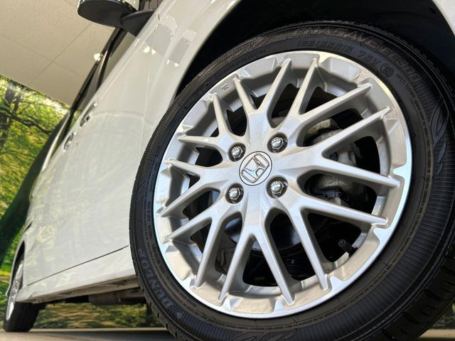 �y����15�C���`�A���~�z�C�[���z�O�ςɃ}�b�`���������A���~�z�C�[���𑕒����Ă���܂��B�e��ЊO�A���~�z�C�[����A�X�^�b�h���X�^�C�����戵�����Ă���܂��B���񂲑��k����������