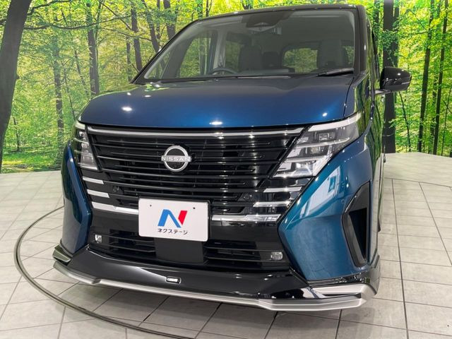 セレナ1.4 e-4ORCE ハイウェイスターV 4WD