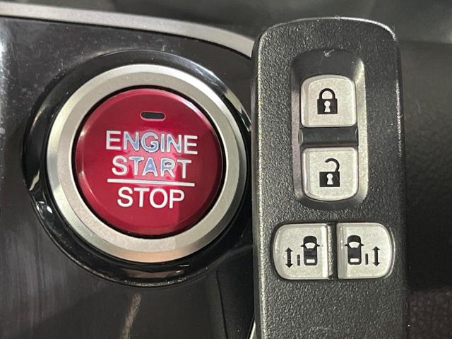 �yHonda�X�}�[�g�L�[�z�J�o����|�P�b�g�ɓ��ꂽ�܂܂ł��h�A�̎{���E�������\�ȃX�}�[�g�L�[�𑕔��B�G���W���̃I���E�I�t�����J�M�����o���K�v����������Ƃ��Ă��֗��ł���