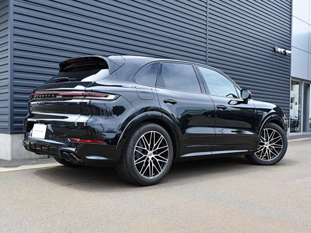 カイエンE ハイブリッド ブラック エディション ティプトロニックS 4WD