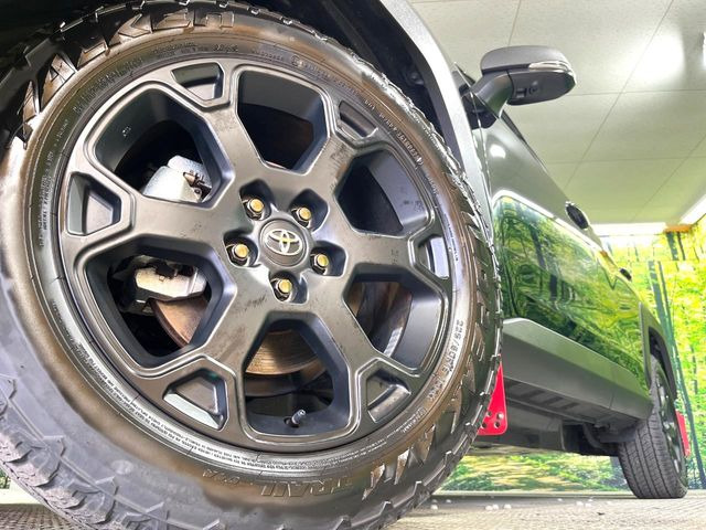 �y�O���[�h��p����18�C���`�A���~�z�C�[���z�f�U�C�����̍��������A���~�z�C�[���𑕒����Ă���܂��B�e��ЊO�A���~�z�C�[����A�X�^�b�h���X�^�C�����戵�����Ă���܂��B���񂲑��k����������