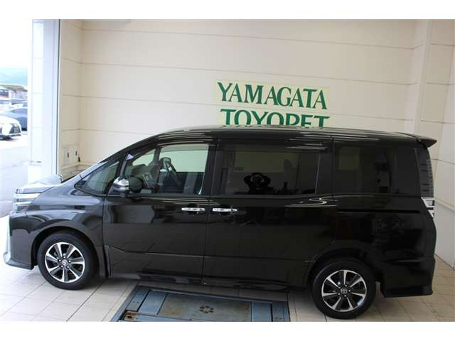 ヴォクシー2.0 ZS 煌III 4WD