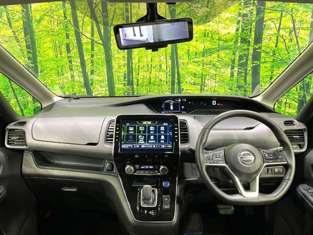 セレナ1.2 e-POWER ハイウェイスターV アーバンクロム