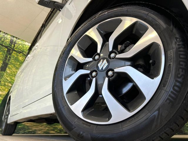 �y����15�C���`�A���~�z�C�[���z�O�ςɃ}�b�`���������A���~�z�C�[���𑕒����Ă���܂��B�e��ЊO�A���~�z�C�[����A�X�^�b�h���X�^�C�����戵�����Ă���܂��B���񂲑��k����������