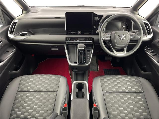 ヴォクシー1.8 ハイブリッド S-Z E-Four 4WD