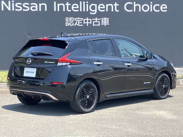 リーフX Vセレクション 90周年記念車