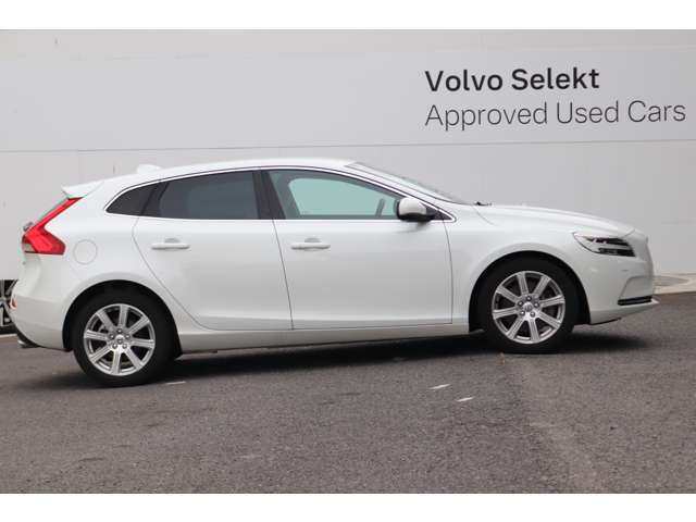V40D4 インスクリプション ディーゼル