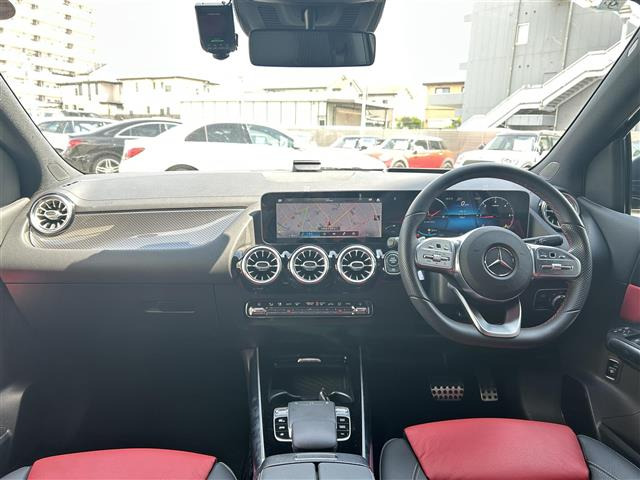 BクラスB200d AMGライン
