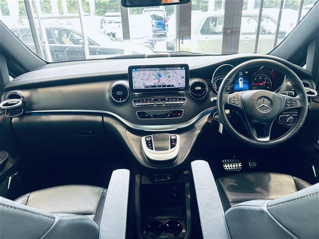 VクラスV220d アバンギャルド ロング AMGライン