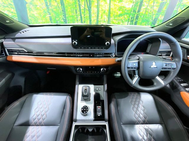 アウトランダーPHEV 2.4 P 4WD