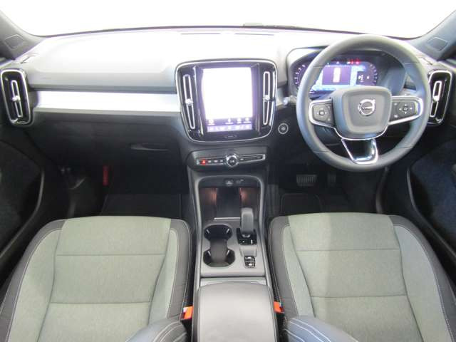 XC40プラス B3