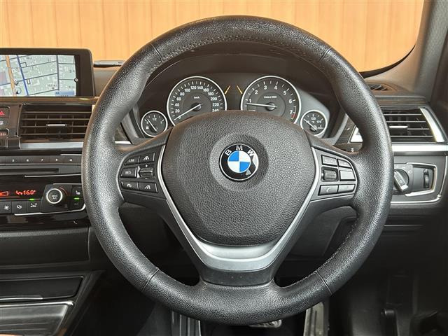 3シリーズセダン320i ラグジュアリー