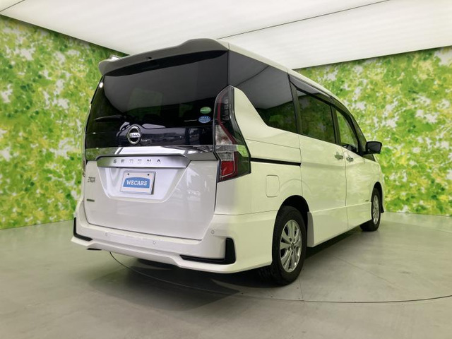 セレナ2.0 ハイウェイスターV 4WD