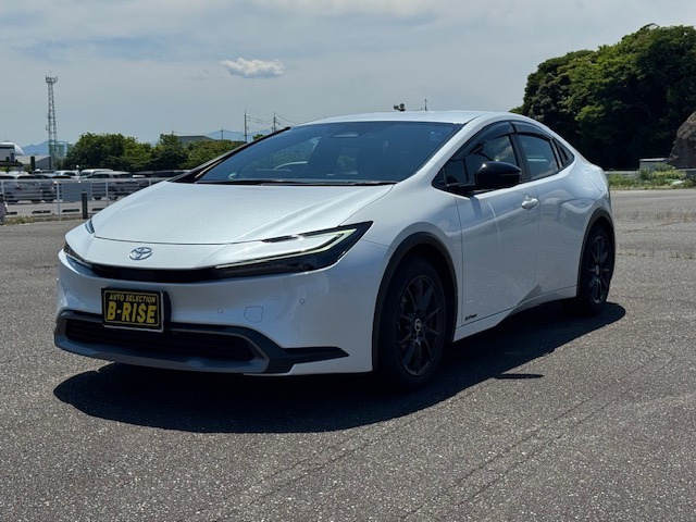 プリウス2.0 G E-Four 4WD