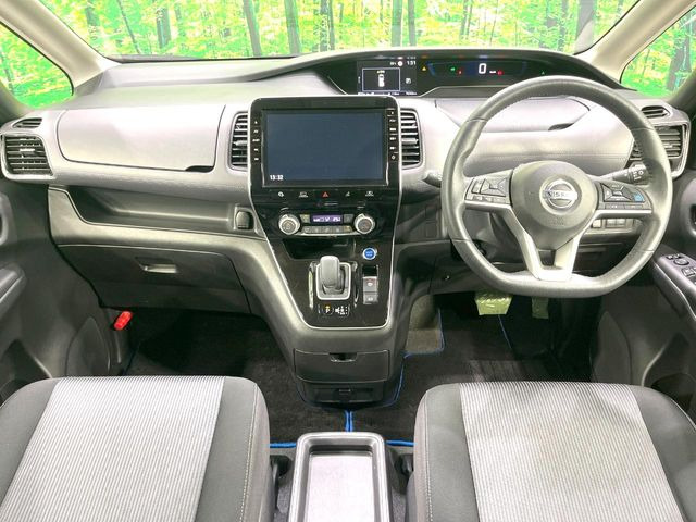 セレナ1.2 e-POWER ハイウェイスターV