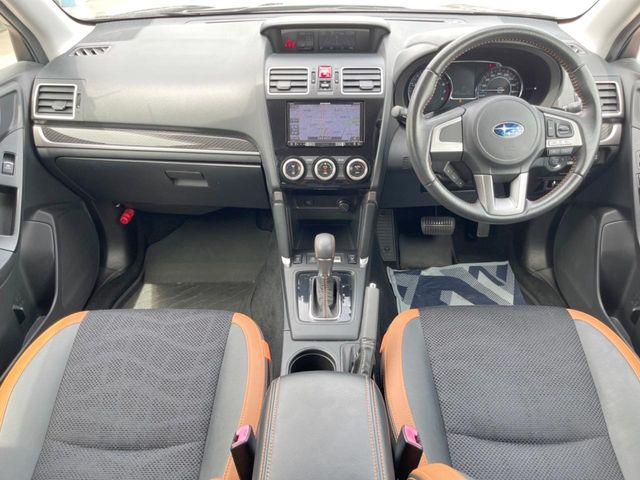 フォレスター2.0 エックスブレイク 4WD