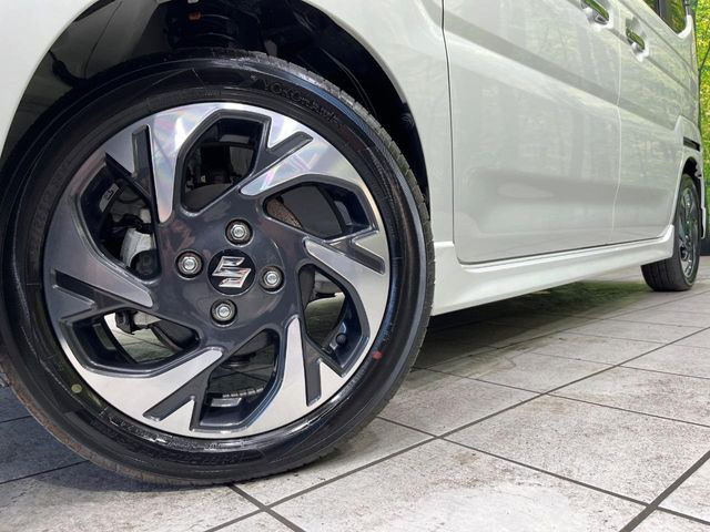 �y���������C���`�A���~�z�C�[���z�O�ςɃ}�b�`���������A���~�z�C�[���𑕒����Ă���܂��B�e��ЊO�A���~�z�C�[����A�X�^�b�h���X�^�C�����戵�����Ă���܂��B���񂲑��k����������