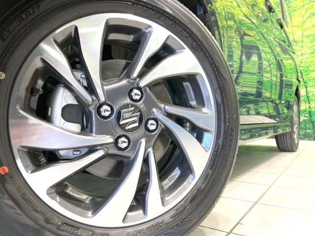 �y����15�C���`�A���~�z�C�[���z�O�ςɃ}�b�`���������A���~�z�C�[���𑕒����Ă���܂��B�e��ЊO�A���~�z�C�[����A�X�^�b�h���X�^�C�����戵�����Ă���܂��B���񂲑��k����������