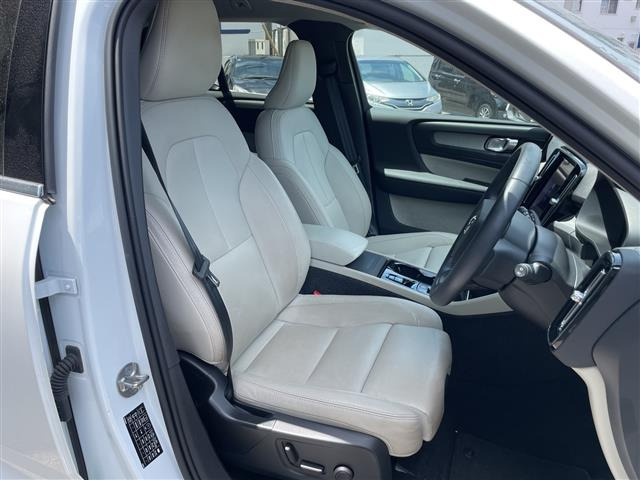 XC40アルティメット B4 AWD 4WD