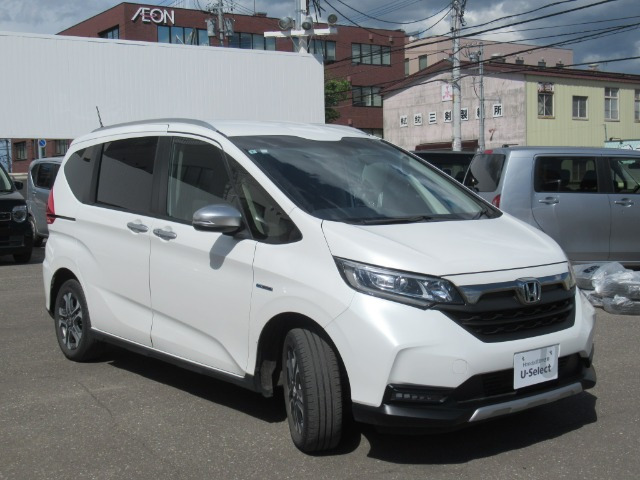 フリード1.5 ハイブリッド クロスター ホンダセンシング 4WD