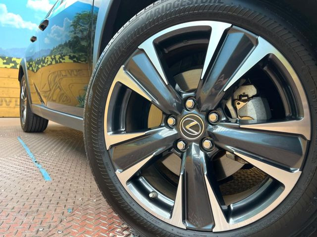 �y�����I�v�V����18�C���`�A���~�z�C�[���z�����I�v�V�����z�C�[���𑕒��B���s���\�̌���ɉ����A�O�ς����X�^�C���b�V���ɂȂ��Ă��܂��B