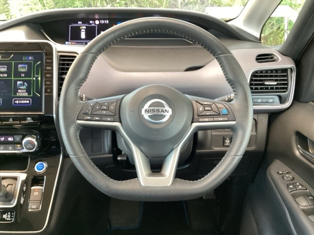 セレナ1.2 e-POWER ハイウェイスターV
