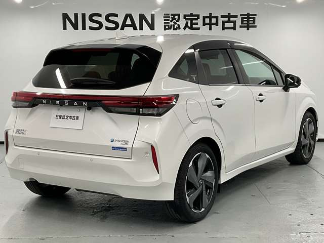 ノートオーラ1.2 G FOUR レザーエディション 4WD