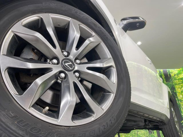 �y����18�C���`�A���~�z�C�[���z�O�ςɃ}�b�`���������A���~�z�C�[���𑕒����Ă���܂��B�e��ЊO�A���~�z�C�[����A�X�^�b�h���X�^�C�����戵�����Ă���܂��B���񂲑��k����������
