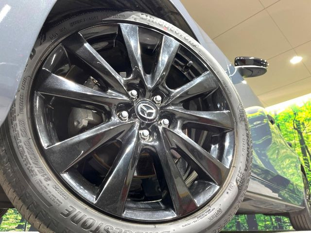 �y����18�C���`�A���~�z�C�[���z�O�ςɃ}�b�`���������A���~�z�C�[���𑕒����Ă���܂��B�e��ЊO�A���~�z�C�[����A�X�^�b�h���X�^�C�����戵�����Ă���܂��B���񂲑��k����������