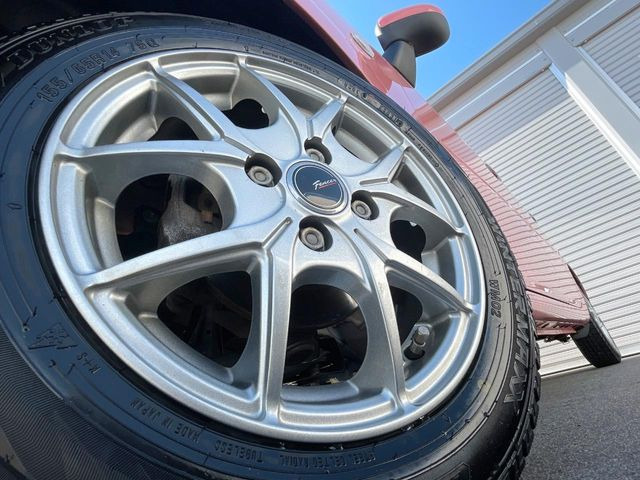 �y14�C���`�A���~�z�C�[���z�O�ςɃ}�b�`�����A���~�z�C�[���𑕒����Ă���܂��B�e��A���~�z�C�[����A�X�^�b�h���X�^�C�����戵�����Ă���܂��B���񂲑��k����������