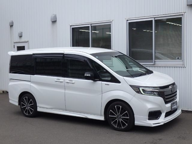 ステップワゴン1.5 スパーダ クールスピリット ホンダ センシング ブラックスタイル 4WD
