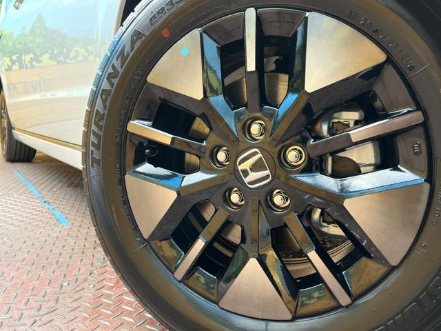 �y����16�C���`�A���~�z�C�[���z�O�ςɃ}�b�`���������A���~�z�C�[���𑕒����Ă���܂��B�e��ЊO�A���~�z�C�[����A�X�^�b�h���X�^�C�����戵�����Ă���܂��B���񂲑��k����������