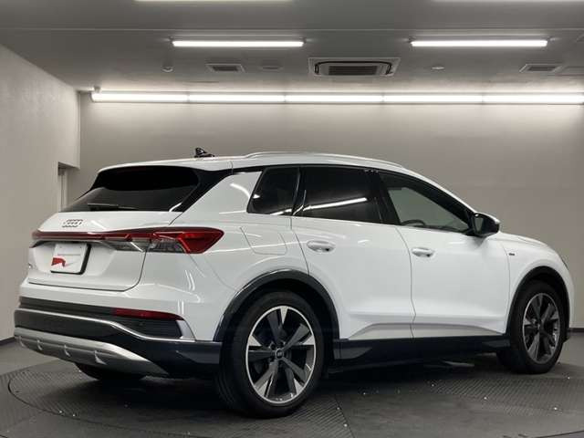 Q4 e-tron40 Sライン