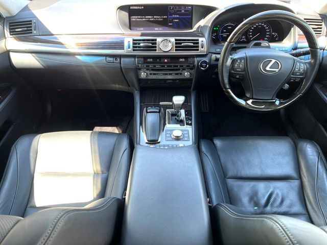 LS600hL 4WD