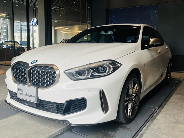 1シリーズM135i xドライブ 4WD