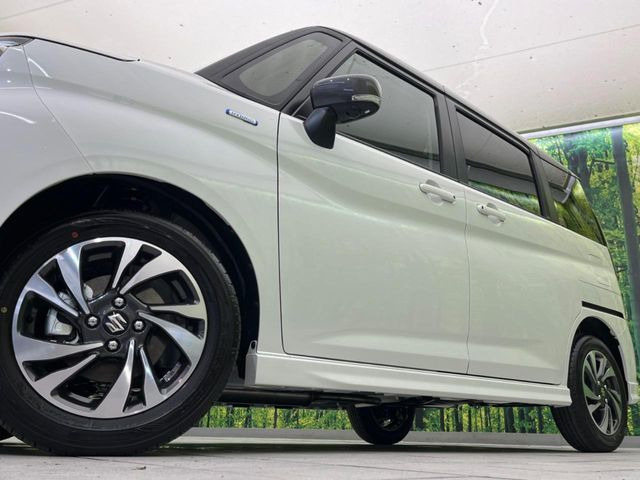 �y����15�C���`�A���~�z�C�[���z�O�ςɃ}�b�`���������A���~�z�C�[���𑕒����Ă���܂��B�e��ЊO�A���~�z�C�[����A�X�^�b�h���X�^�C�����戵�����Ă���܂��B���񂲑��k����������