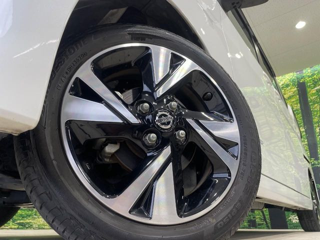 �y����15�C���`�A���~�z�C�[���z�O�ςɃ}�b�`���������A���~�z�C�[���𑕒����Ă���܂��B�e��ЊO�A���~�z�C�[����A�X�^�b�h���X�^�C�����戵�����Ă���܂��B���񂲑��k����������
