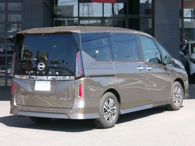 セレナ1.4 e-POWER ハイウェイスターV