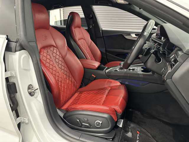 S5スポーツバック3.0 4WD