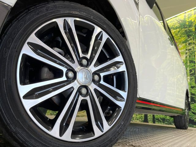 �y����15�C���`�A���~�z�C�[���z�O�ςɃ}�b�`���������A���~�z�C�[���𑕒����Ă���܂��B�e��ЊO�A���~�z�C�[����A�X�^�b�h���X�^�C�����戵�����Ă���܂��B���񂲑��k����������