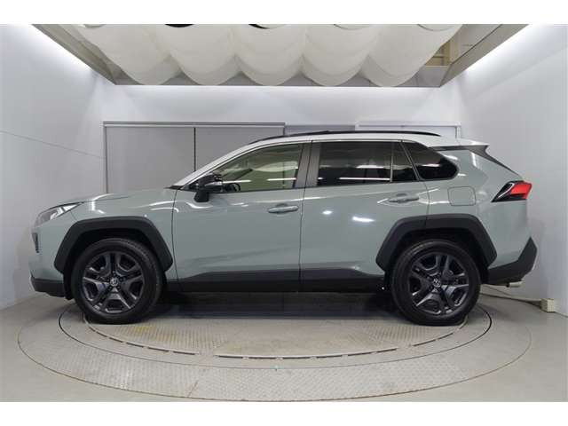 RAV42.0 アドベンチャー 4WD