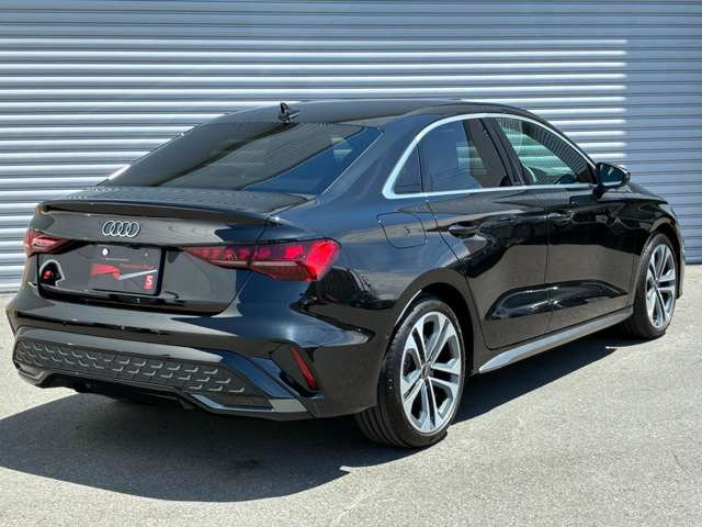 A3セダン30 TFSI Sライン